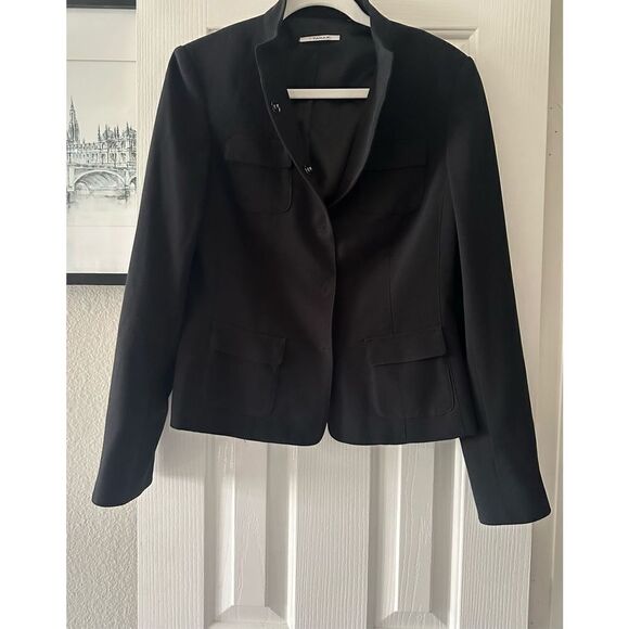 Tahari women’s black blazer size 6 with snap button close - Picture 1 of 5